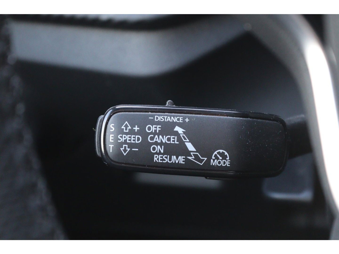 Škoda Kamiq 1.0 TSI DSG Monte Carlo | PANO | STOEL, STUUR & VOORRUIT VERW. | ADAPTIVE CRUISE | DIGI DASH | SPORT