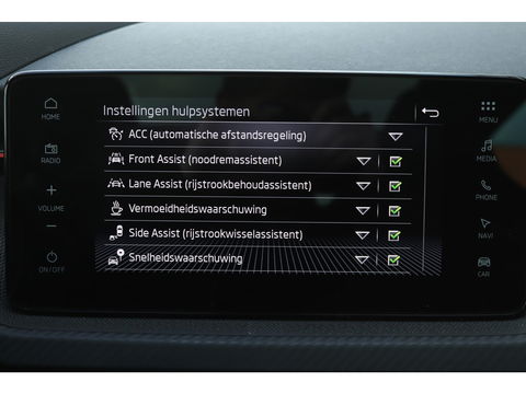 Škoda Kamiq 1.0 TSI DSG Monte Carlo | PANO | STOEL, STUUR & VOORRUIT VERW. | ADAPTIVE CRUISE | DIGI DASH | SPORT