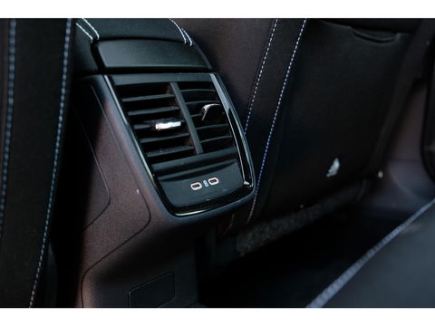 Škoda Kamiq 1.0 TSI DSG Monte Carlo | PANO | STOEL, STUUR & VOORRUIT VERW. | ADAPTIVE CRUISE | DIGI DASH | SPORT