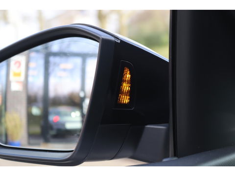 Škoda Kamiq 1.0 TSI DSG Monte Carlo | PANO | STOEL, STUUR & VOORRUIT VERW. | ADAPTIVE CRUISE | DIGI DASH | SPORT