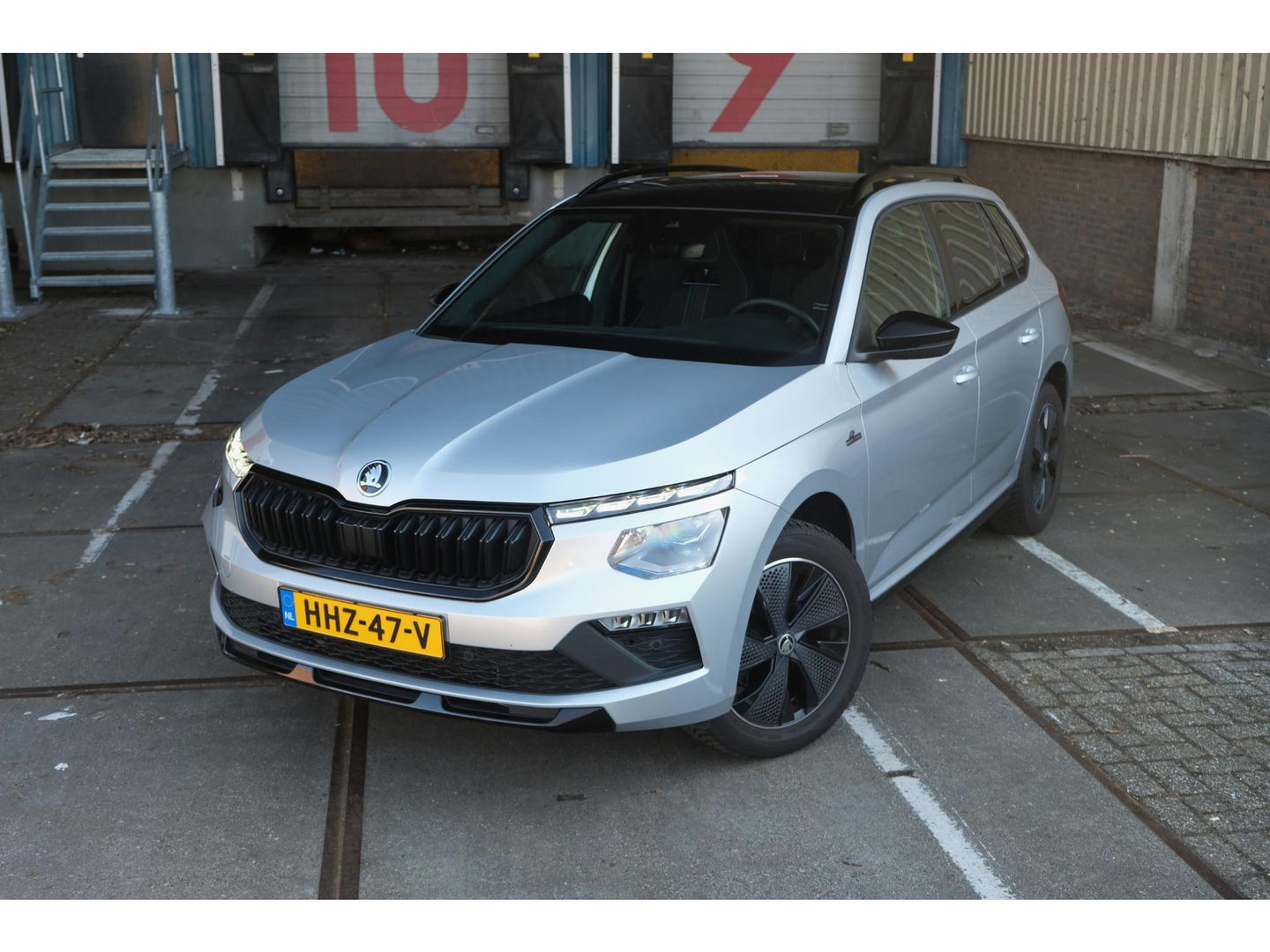 Škoda Kamiq 1.0 TSI DSG Monte Carlo | PANO | STOEL, STUUR & VOORRUIT VERW. | ADAPTIVE CRUISE | DIGI DASH | SPORT