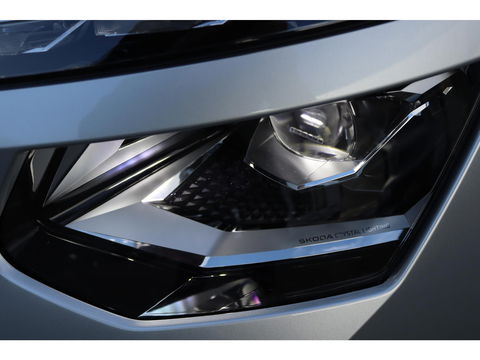 Škoda Kamiq 1.0 TSI DSG Monte Carlo | PANO | STOEL, STUUR & VOORRUIT VERW. | ADAPTIVE CRUISE | DIGI DASH | SPORT