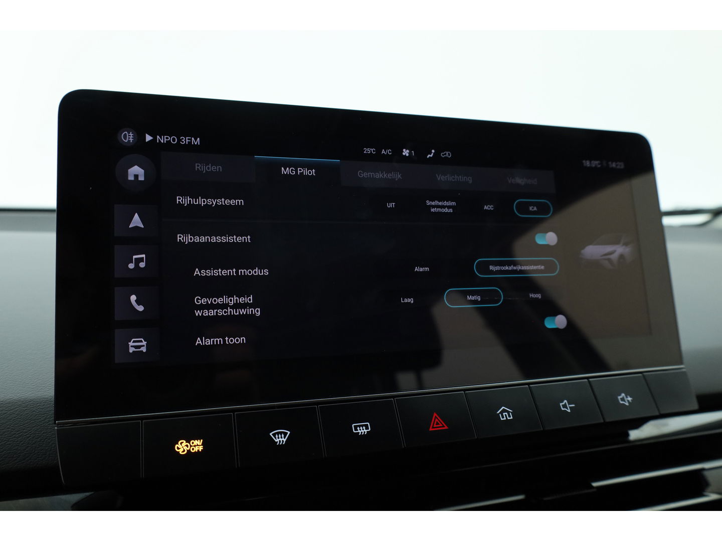 MG Mg4 electric Standard 51 kWh | Dig. Cockpit | Nav + CarPlay | Adapt. Cruise | Camera | Dab | PDC | LED | ACC