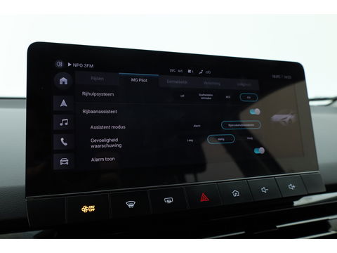 MG Mg4 electric Standard 51 kWh | Dig. Cockpit | Nav + CarPlay | Adapt. Cruise | Camera | Dab | PDC | LED | ACC