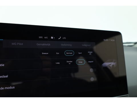 MG Mg4 electric Standard 51 kWh | Dig. Cockpit | Nav + CarPlay | Adapt. Cruise | Camera | Dab | PDC | LED | ACC
