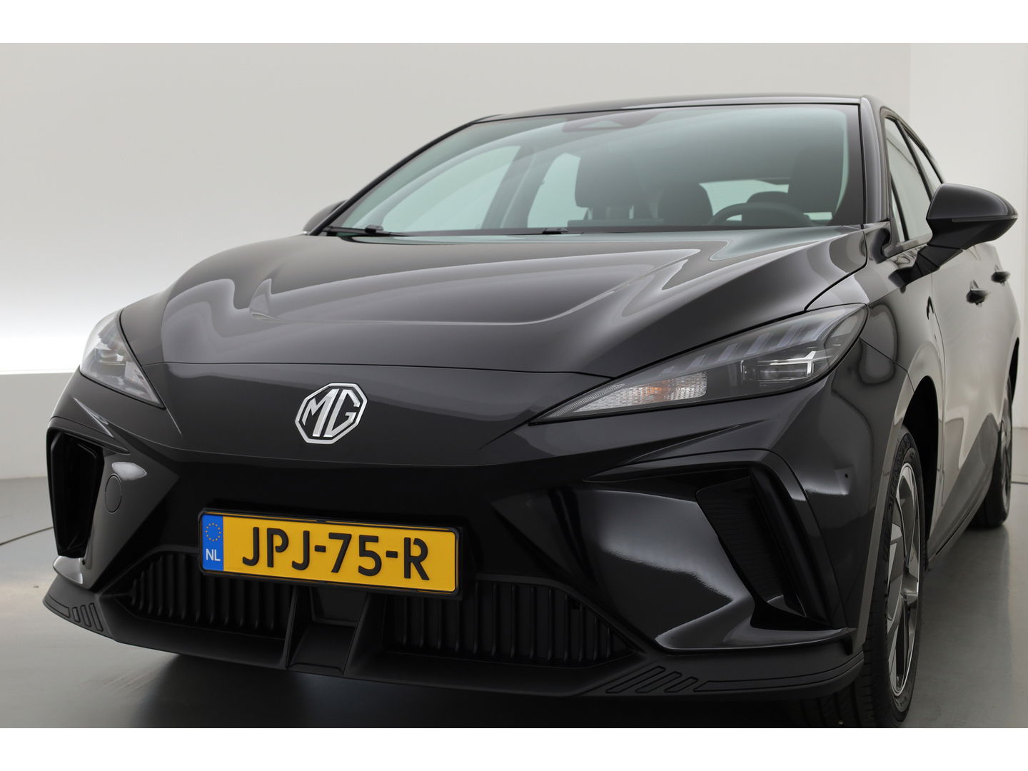 MG Mg4 electric Standard 51 kWh | Dig. Cockpit | Nav + CarPlay | Adapt. Cruise | Camera | Dab | PDC | LED | ACC