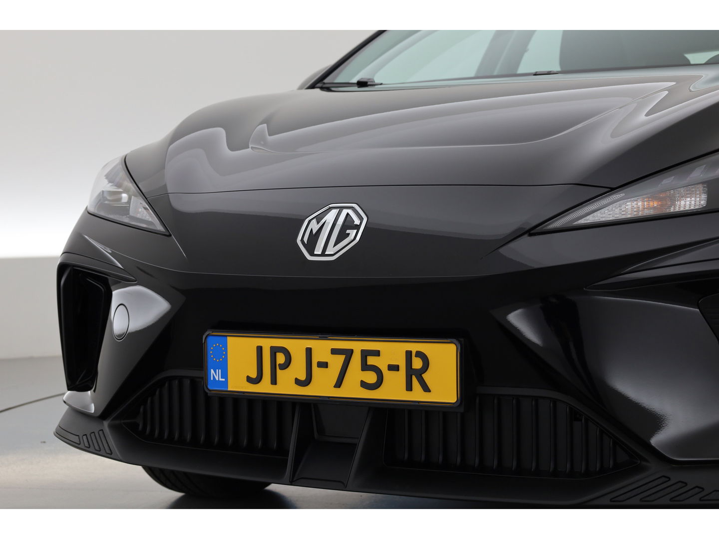 MG Mg4 electric Standard 51 kWh | Dig. Cockpit | Nav + CarPlay | Adapt. Cruise | Camera | Dab | PDC | LED | ACC