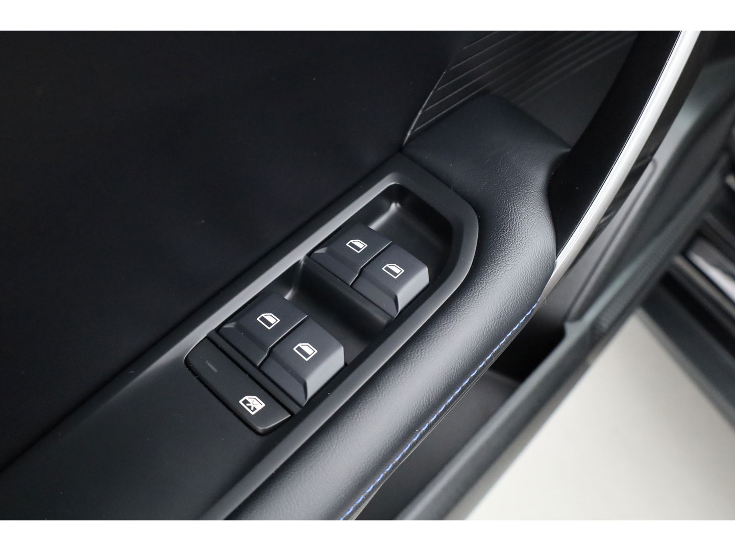 MG Mg4 electric Standard 51 kWh | Dig. Cockpit | Nav + CarPlay | Adapt. Cruise | Camera | Dab | PDC | LED | ACC