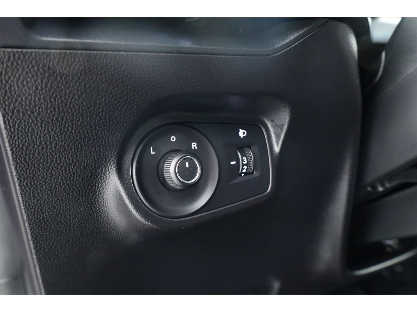 MG Mg4 electric Standard 51 kWh | Dig. Cockpit | Nav + CarPlay | Adapt. Cruise | Camera | Dab | PDC | LED | ACC