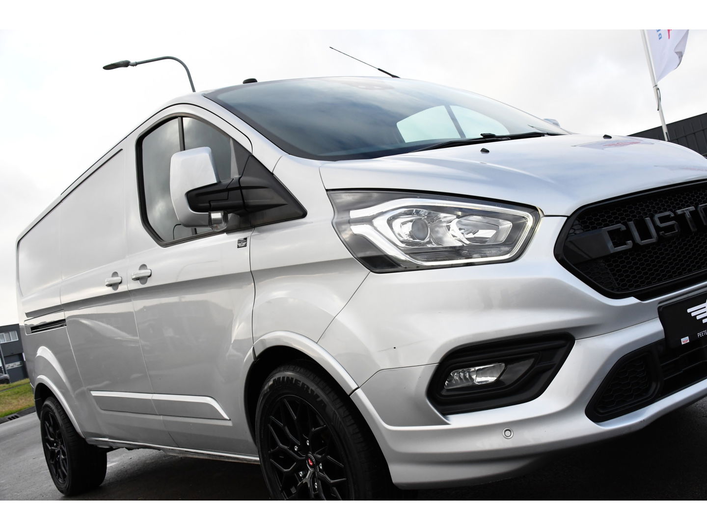 Ford Transit Custom 310 2.0 TDCI L2H1 Sport MARGE! Camera, Cruise, 170pk, Automaat, LED, Sensoren, Carpay, Trekhaak, Uniek!