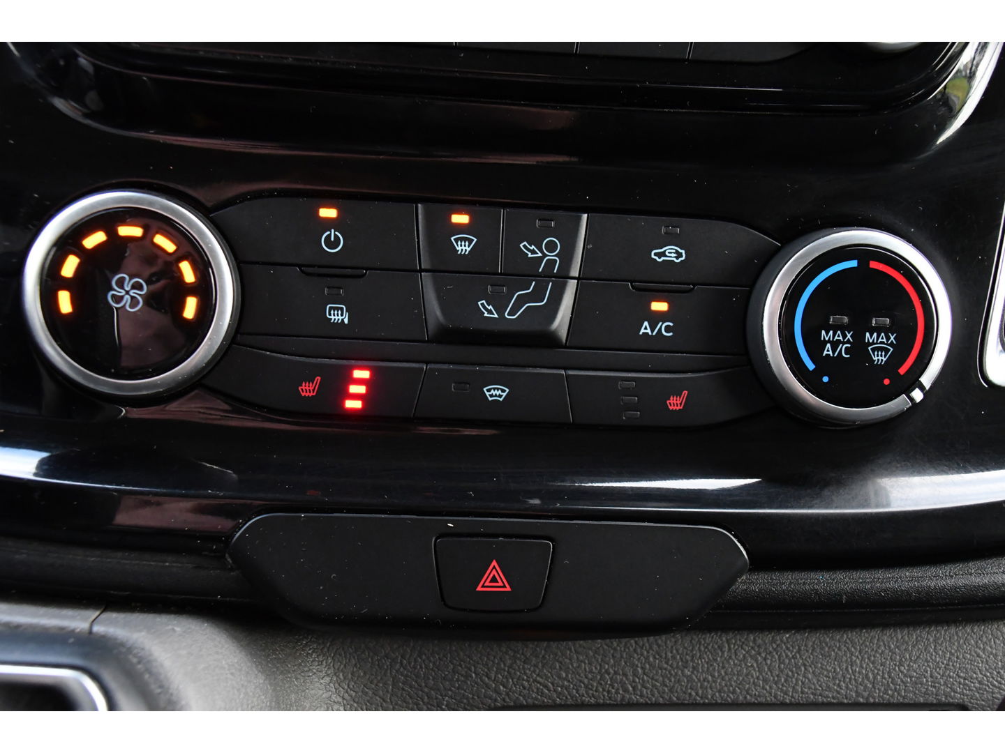 Ford Transit Custom 310 2.0 TDCI L2H1 Sport MARGE! Camera, Cruise, 170pk, Automaat, LED, Sensoren, Carpay, Trekhaak, Uniek!