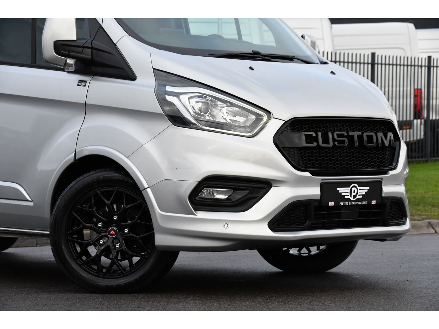 Ford Transit Custom 310 2.0 TDCI L2H1 Sport MARGE! Camera, Cruise, 170pk, Automaat, LED, Sensoren, Carpay, Trekhaak, Uniek!