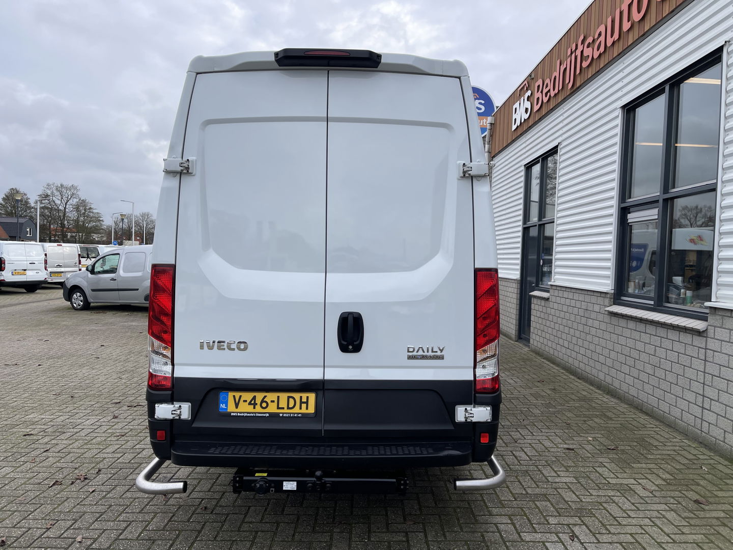 Iveco Daily 35S14V 2.3 410 L4H2 Himatic automaat / vaste prijs rijklaar € 23.950 ex btw / lease vanaf € 391 / euro 6 / laadruimte 470 cm lang / trekhaak 3500 kg !