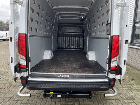 Iveco Daily 35S14V 2.3 410 L4H2 Himatic automaat / vaste prijs rijklaar € 23.950 ex btw / lease vanaf € 391 / euro 6 / laadruimte 470 cm lang / trekhaak 3500 kg !
