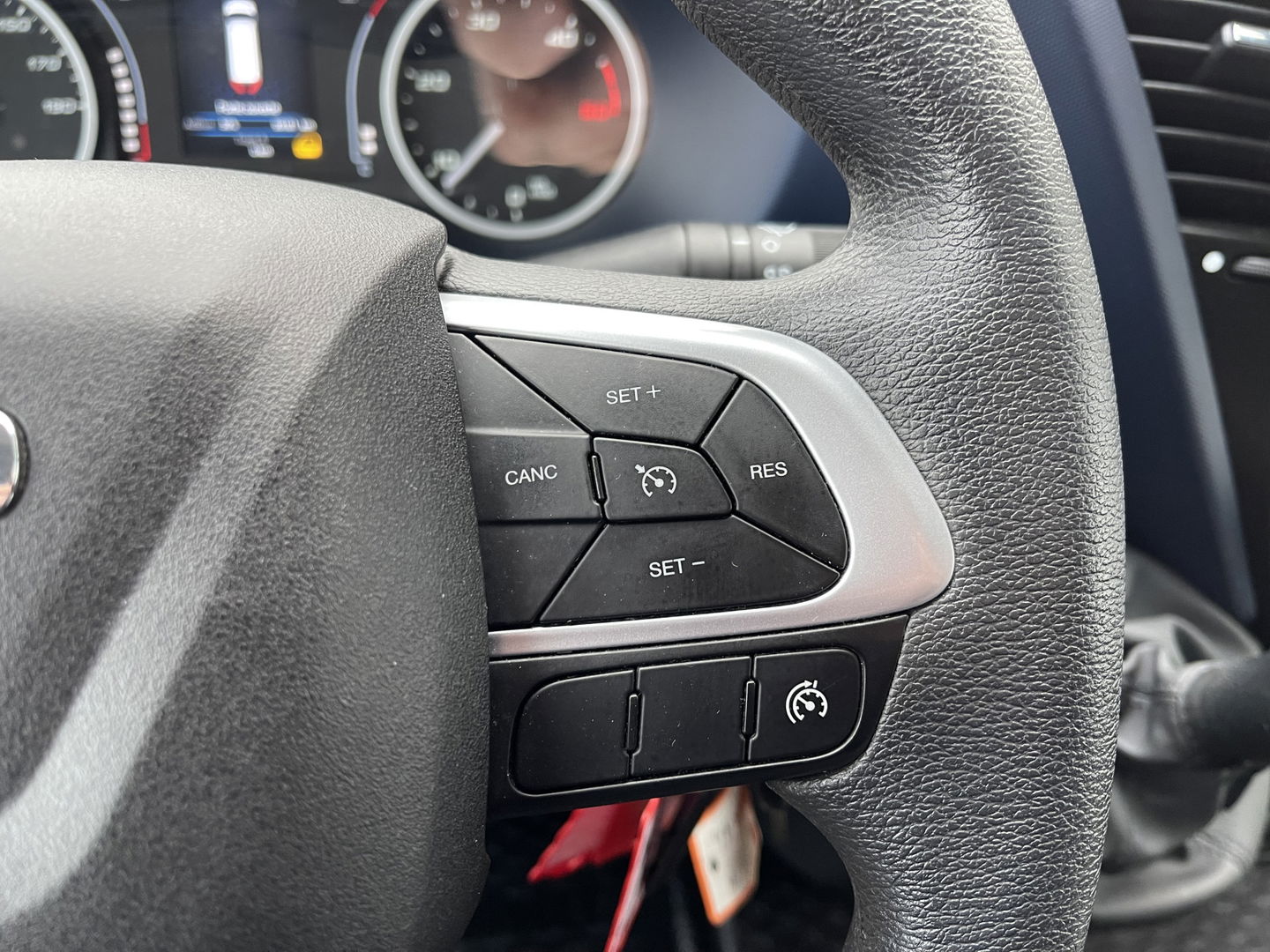 Iveco Daily 35S14V 2.3 410 L4H2 Himatic automaat / vaste prijs rijklaar € 23.950 ex btw / lease vanaf € 391 / euro 6 / laadruimte 470 cm lang / trekhaak 3500 kg !