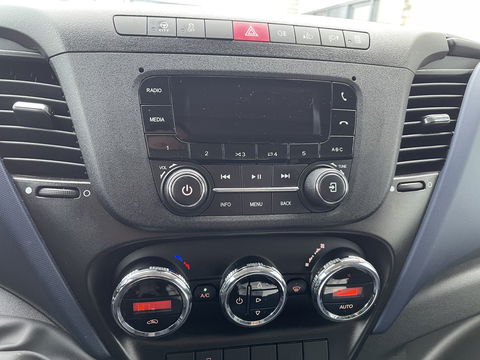 Iveco Daily 35S14V 2.3 410 L4H2 Himatic automaat / vaste prijs rijklaar € 23.950 ex btw / lease vanaf € 391 / euro 6 / laadruimte 470 cm lang / trekhaak 3500 kg !