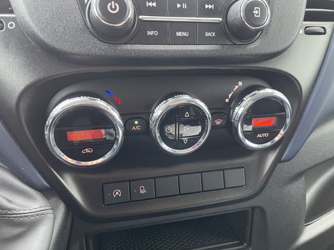 Iveco Daily 35S14V 2.3 410 L4H2 Himatic automaat / vaste prijs rijklaar € 23.950 ex btw / lease vanaf € 391 / euro 6 / laadruimte 470 cm lang / trekhaak 3500 kg !