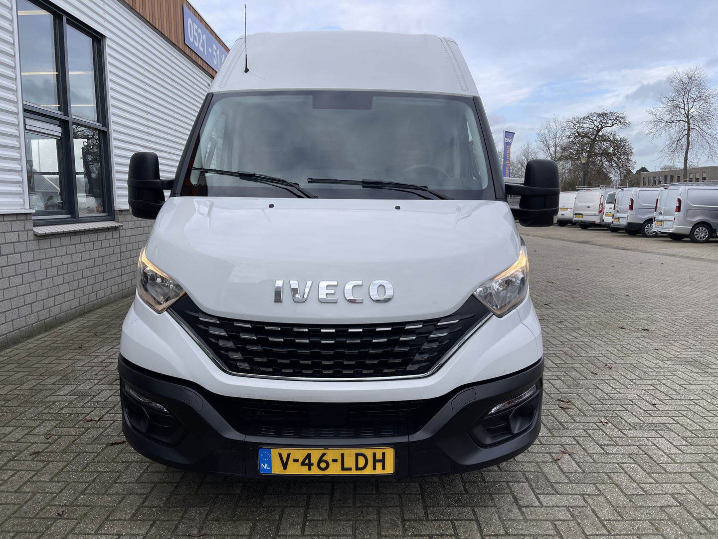 Iveco Daily 35S14V 2.3 410 L4H2 Himatic automaat / vaste prijs rijklaar € 23.950 ex btw / lease vanaf € 391 / euro 6 / laadruimte 470 cm lang / trekhaak 3500 kg !