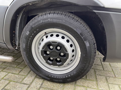 Iveco Daily 35S14V 2.3 410 L4H2 Himatic automaat / vaste prijs rijklaar € 23.950 ex btw / lease vanaf € 391 / euro 6 / laadruimte 470 cm lang / trekhaak 3500 kg !