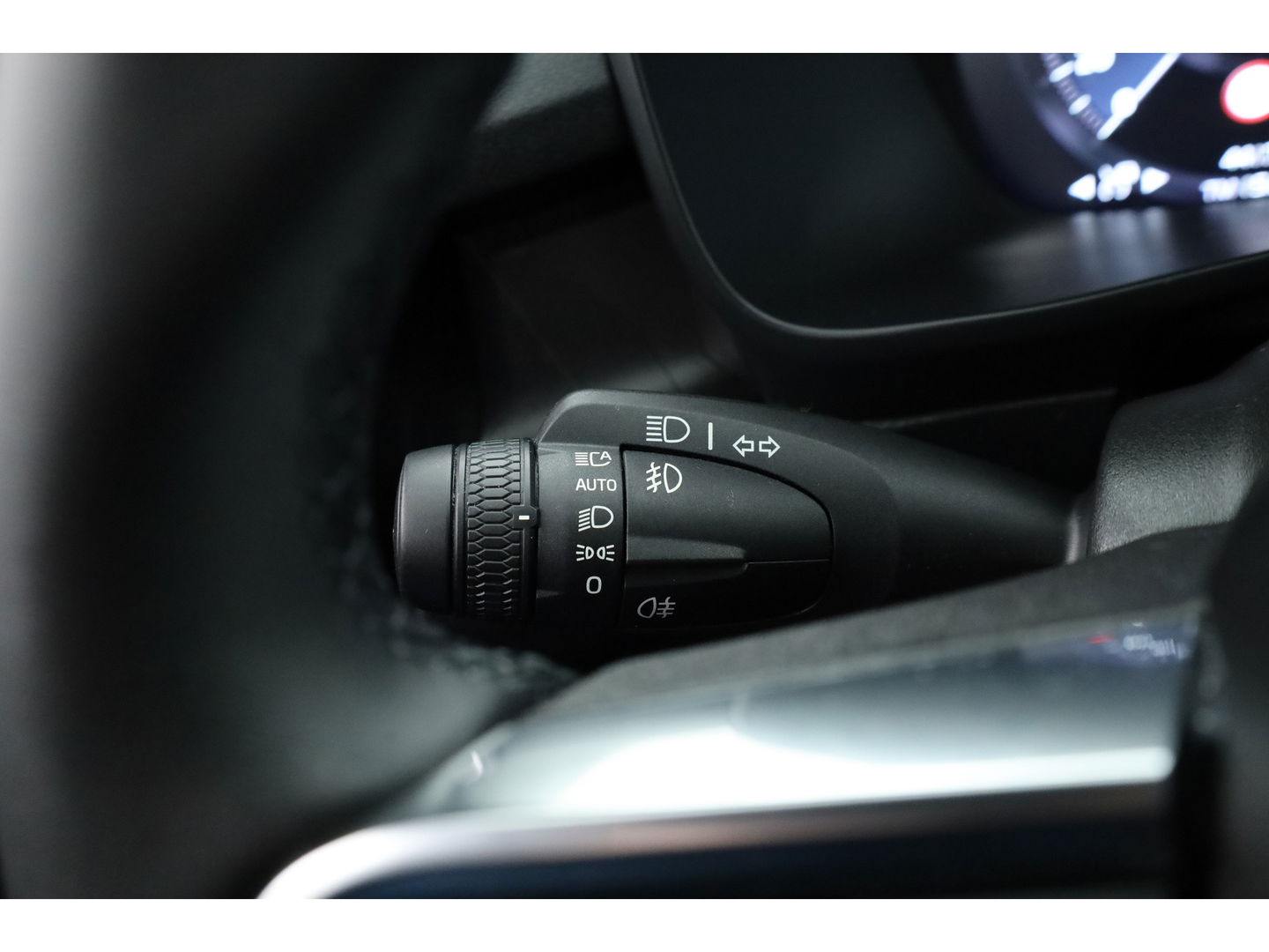 Volvo XC40 T5 Plug-in hybrid Plus Bright | Leer |ACC | Blis | Elek. stoel+mem. | Stoel- Stuurverw. | H&K |