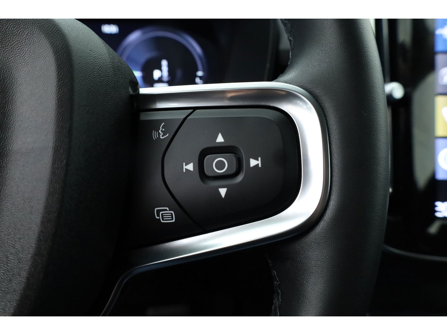 Volvo XC40 T5 Plug-in hybrid Plus Bright | Leer |ACC | Blis | Elek. stoel+mem. | Stoel- Stuurverw. | H&K |