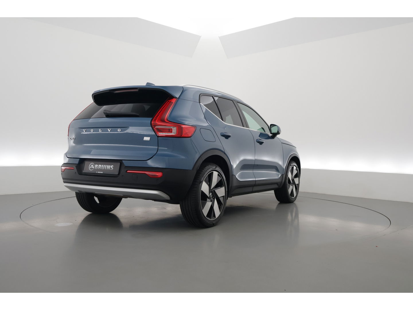 Volvo XC40 T5 Plug-in hybrid Plus Bright | Leer |ACC | Blis | Elek. stoel+mem. | Stoel- Stuurverw. | H&K |