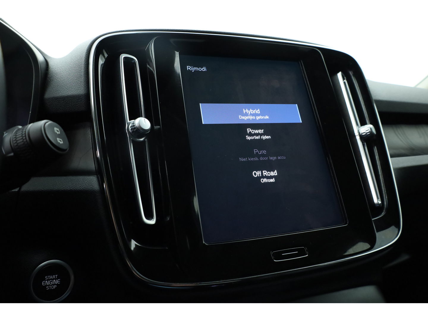 Volvo XC40 T5 Plug-in hybrid Plus Bright | Leer |ACC | Blis | Elek. stoel+mem. | Stoel- Stuurverw. | H&K |