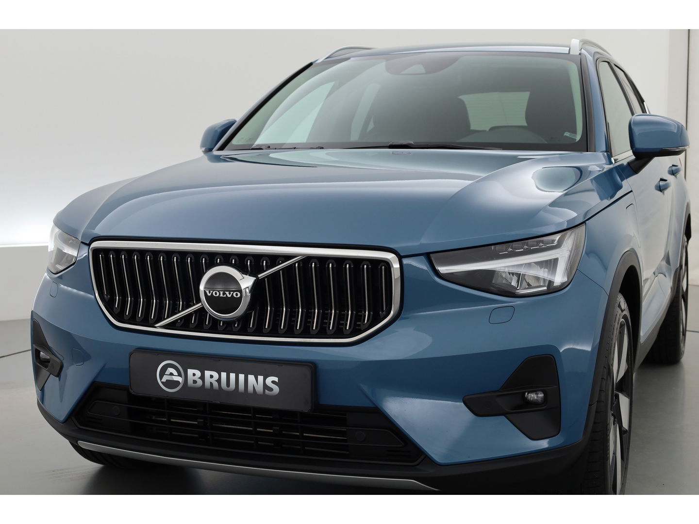 Volvo XC40 T5 Plug-in hybrid Plus Bright | Leer |ACC | Blis | Elek. stoel+mem. | Stoel- Stuurverw. | H&K |