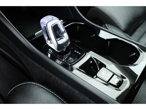 Volvo XC40 T5 Plug-in hybrid Plus Bright | Leer |ACC | Blis | Elek. stoel+mem. | Stoel- Stuurverw. | H&K |