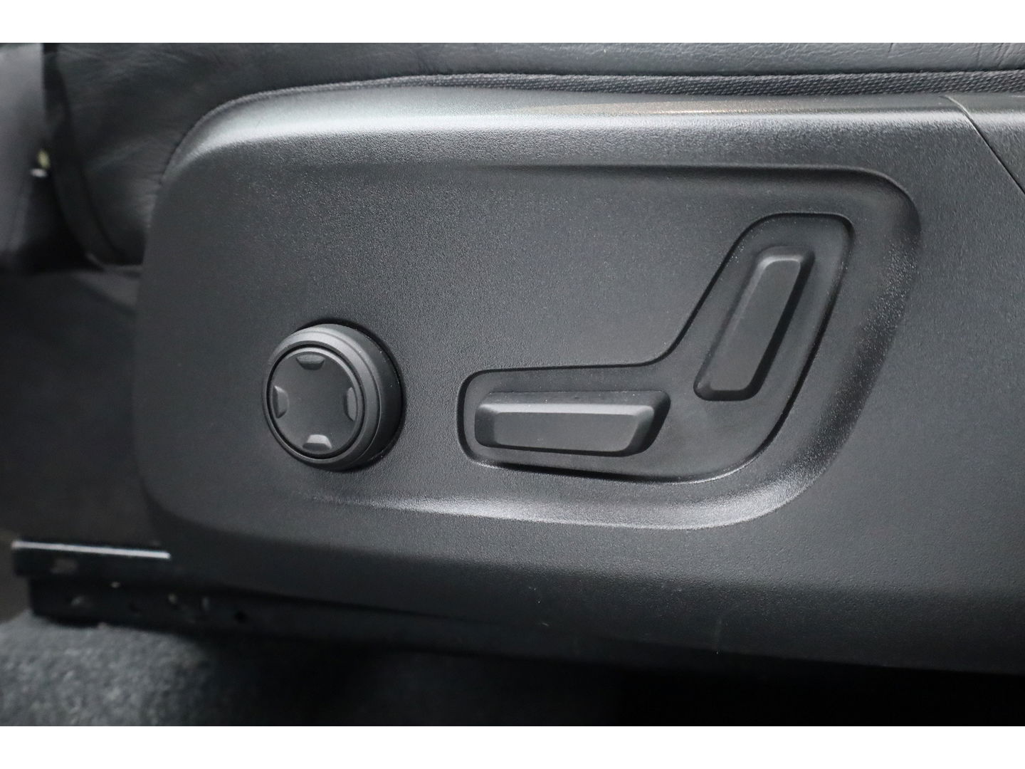 Volvo XC40 T5 Plug-in hybrid Plus Bright | Leer |ACC | Blis | Elek. stoel+mem. | Stoel- Stuurverw. | H&K |