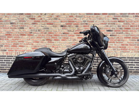 Harley Davidson FLHXS Streetglide CVO Street glide Special Blackout