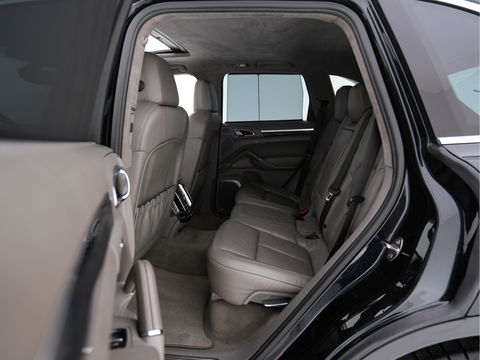 Porsche Cayenne 4.8 Turbo AWD Aut. *PANO | LUXURY-LEATHER | BURMESTER-SURROUND | BI-XENON | MEMORY-PACK | NAVI-FULLMAP | ADAPTIVE-CRUISE | AIR-SUSPENSION | CAMERA | SPORT-SEATS |  20''ALU*