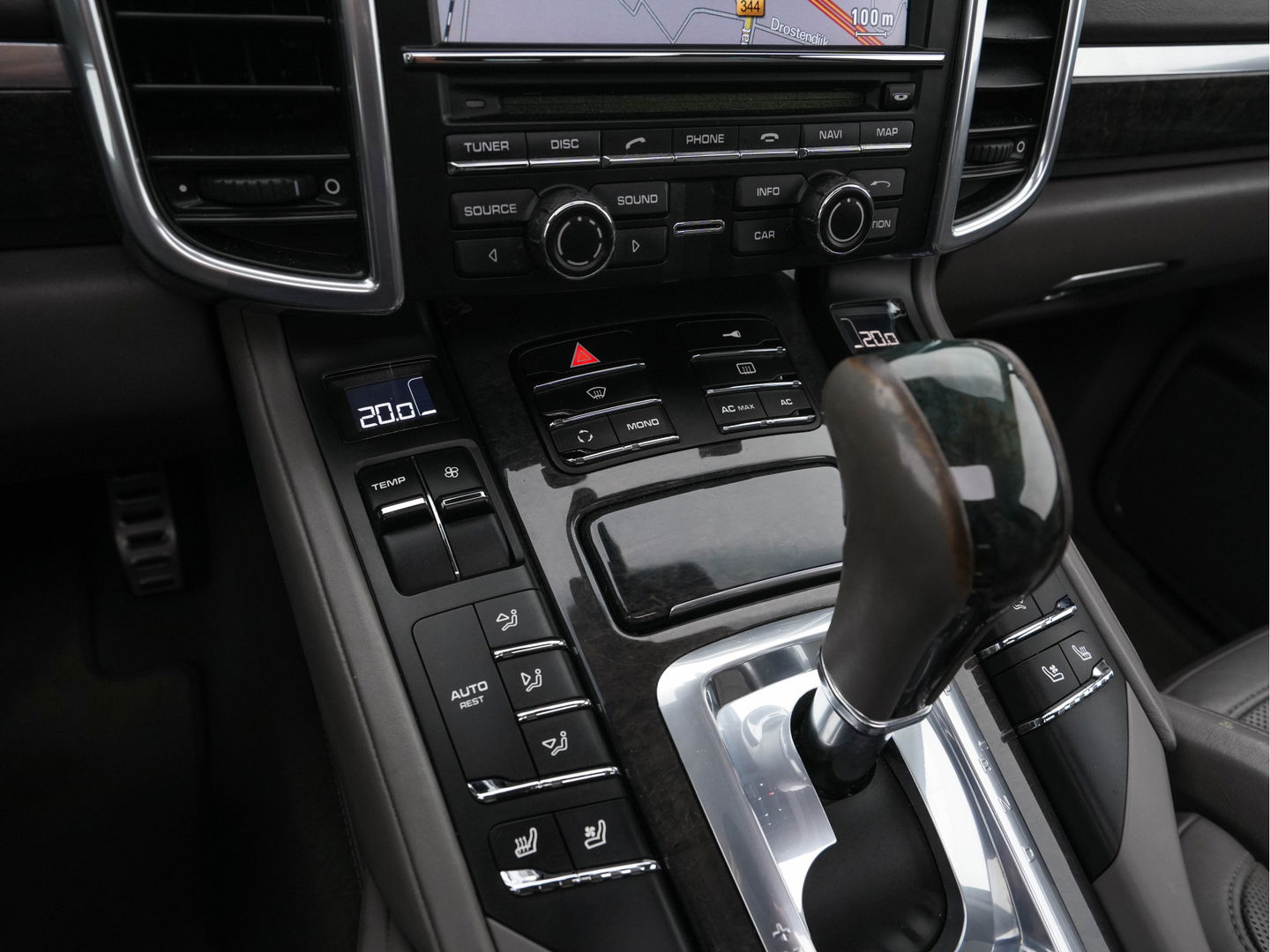 Porsche Cayenne 4.8 Turbo AWD Aut. *PANO | LUXURY-LEATHER | BURMESTER-SURROUND | BI-XENON | MEMORY-PACK | NAVI-FULLMAP | ADAPTIVE-CRUISE | AIR-SUSPENSION | CAMERA | SPORT-SEATS |  20''ALU*