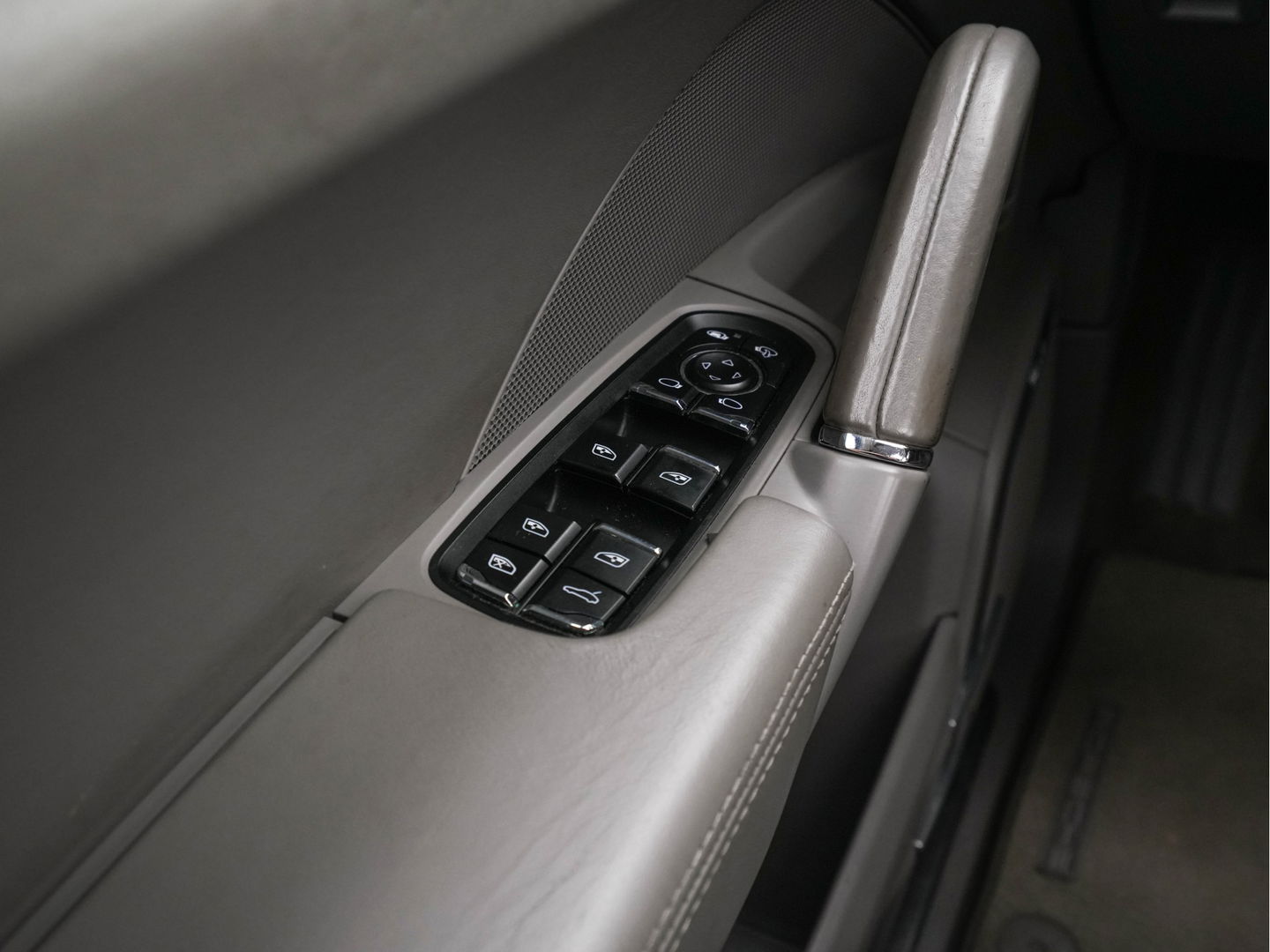 Porsche Cayenne 4.8 Turbo AWD Aut. *PANO | LEATHER | BURMESTER-SURROUND | BI-XENON | MEMORY-PACK | NAVI-FULLMAP | ADAPTIVE-CRUISE | AIR-SUSPENSION | CAMERA | SPORT-SEATS |  20''ALU*