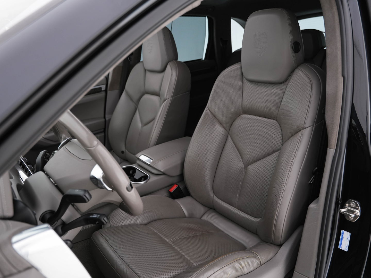 Porsche Cayenne 4.8 Turbo AWD Aut. *PANO | LUXURY-LEATHER | BURMESTER-SURROUND | BI-XENON | MEMORY-PACK | NAVI-FULLMAP | ADAPTIVE-CRUISE | AIR-SUSPENSION | CAMERA | SPORT-SEATS |  20''ALU*