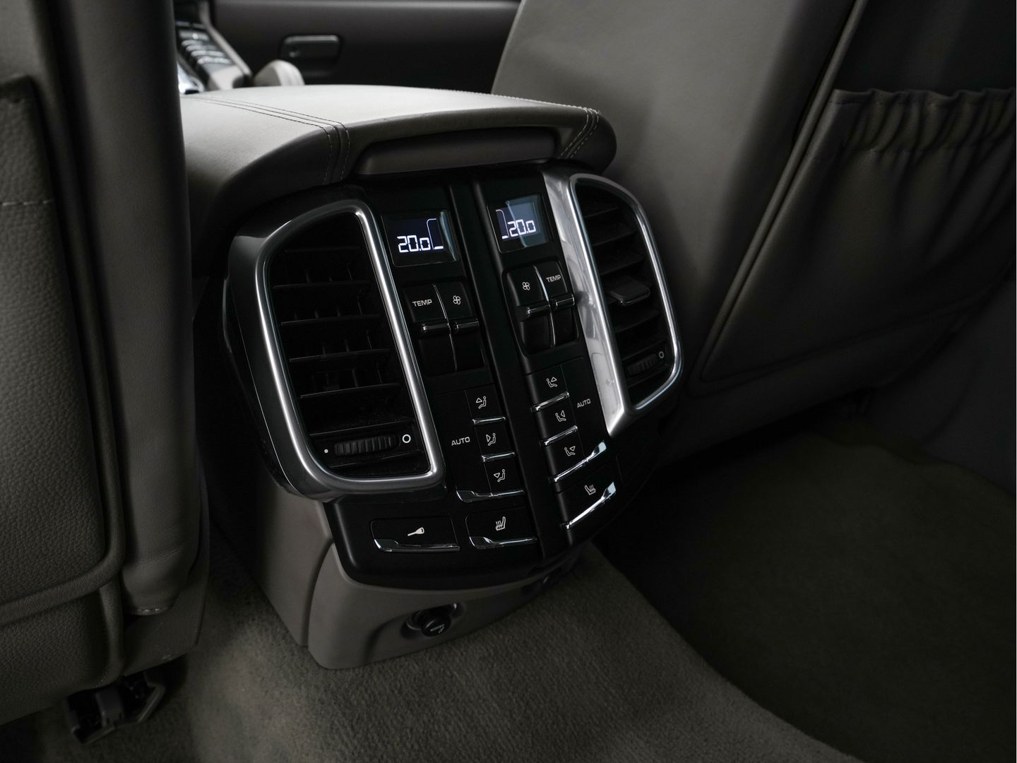 Porsche Cayenne 4.8 Turbo AWD Aut. *PANO | LUXURY-LEATHER | BURMESTER-SURROUND | BI-XENON | MEMORY-PACK | NAVI-FULLMAP | ADAPTIVE-CRUISE | AIR-SUSPENSION | CAMERA | SPORT-SEATS |  20''ALU*