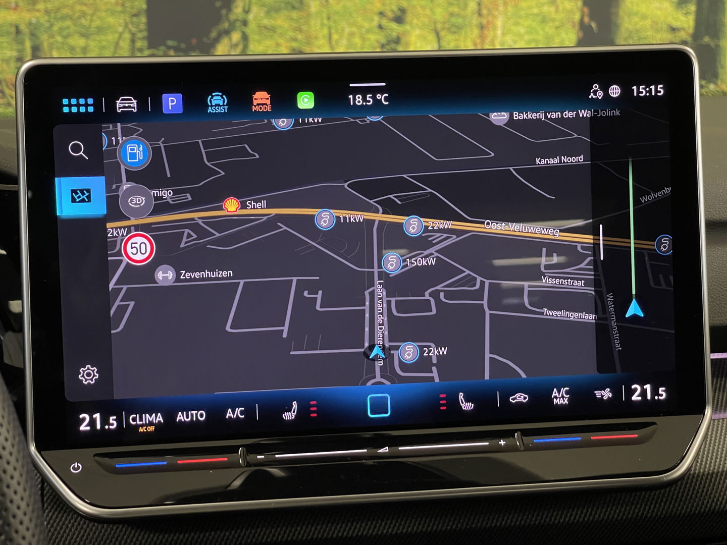 Volkswagen Golf 1.5 eTSI R-Line Edition | Apple Carplay | Stuurverwarming | Head-up-Display | Zwenkhaak | Achteruitrijcamera | Navigatie |