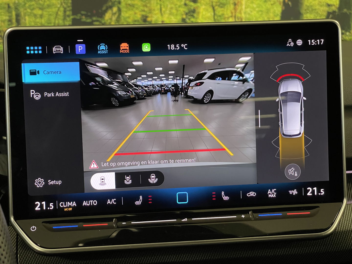 Volkswagen Golf 1.5 eTSI R-Line Edition | Apple Carplay | Stuurverwarming | Head-up-Display | Zwenkhaak | Achteruitrijcamera | Navigatie |