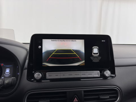 Hyundai KONA EV Fashion 64 kWh (3-Fase) {SOH-100%} (INCL-BTW)  Aut * HEATPUMP | NAVI-FULLMAP | LEATHER-FABRIC | KEYLESS | CAMERA | DAB | ECC | PDC | ADAPTIVE-CRUISE | LANE-ASSIST | HEATED SEATS | PRIVACY-GLASS | HEAD-UP | SHIFT-PADDLES | 17"A