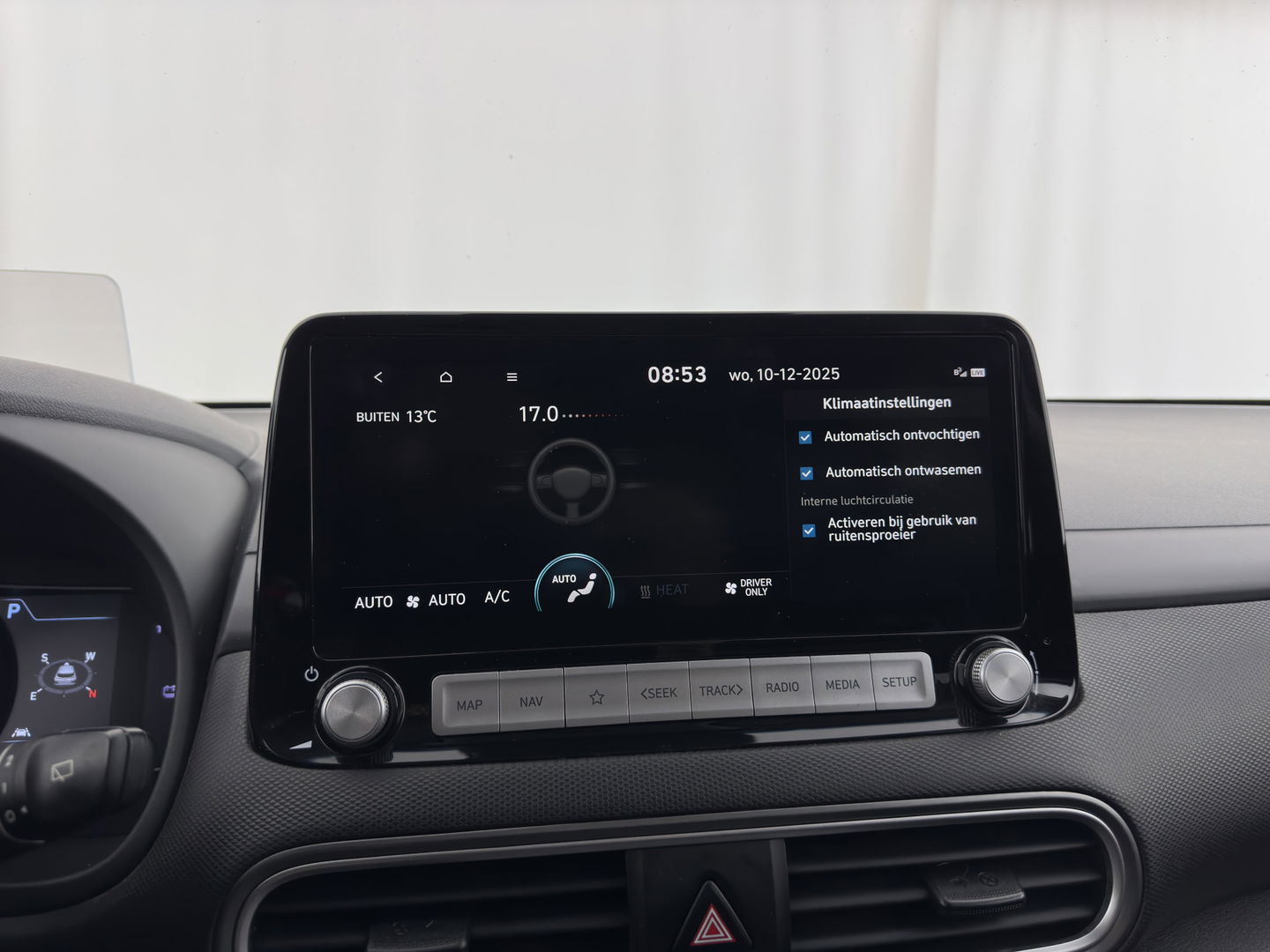 Hyundai KONA EV Fashion 64 kWh (3-Fase) {SOH-100%} (INCL-BTW)  Aut * HEATPUMP | NAVI-FULLMAP | LEATHER-FABRIC | KEYLESS | CAMERA | DAB | ECC | PDC | ADAPTIVE-CRUISE | LANE-ASSIST | HEATED SEATS | PRIVACY-GLASS | HEAD-UP | SHIFT-PADDLES | 17"A