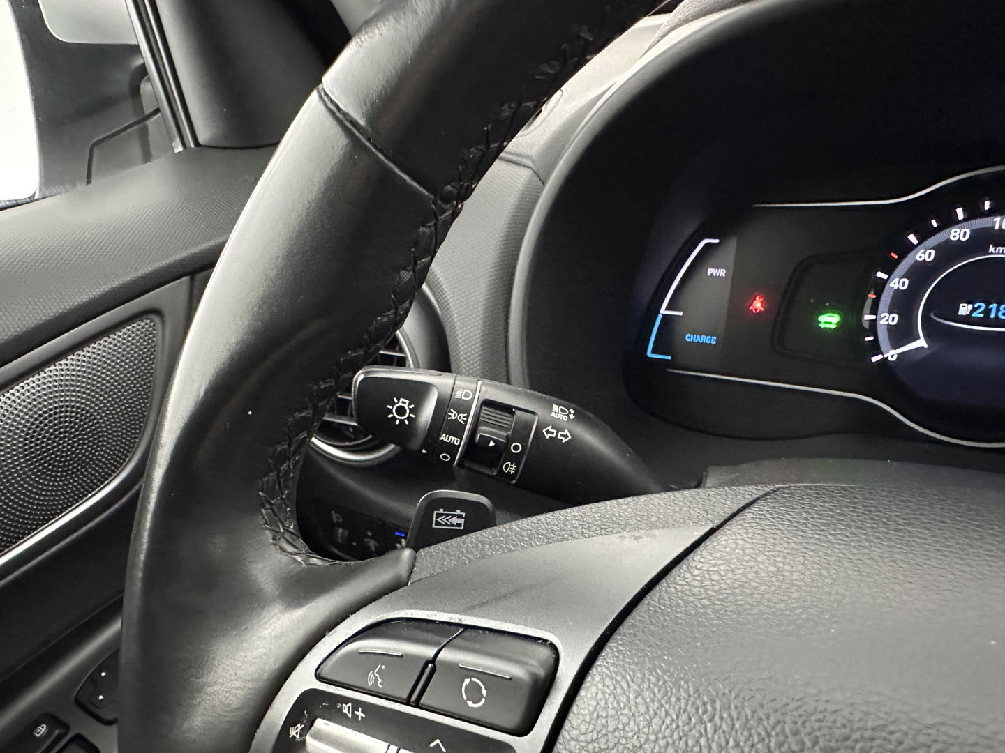 Hyundai KONA EV Fashion 64 kWh (3-Fase) {SOH-100%} (INCL-BTW)  Aut * HEATPUMP | NAVI-FULLMAP | LEATHER-FABRIC | KEYLESS | CAMERA | DAB | ECC | PDC | ADAPTIVE-CRUISE | LANE-ASSIST | HEATED SEATS | PRIVACY-GLASS | HEAD-UP | SHIFT-PADDLES | 17"A