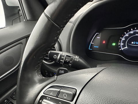 Hyundai KONA EV Fashion 64 kWh (3-Fase) {SOH-100%} (INCL-BTW)  Aut * HEATPUMP | NAVI-FULLMAP | LEATHER-FABRIC | KEYLESS | CAMERA | DAB | ECC | PDC | ADAPTIVE-CRUISE | LANE-ASSIST | HEATED SEATS | PRIVACY-GLASS | HEAD-UP | SHIFT-PADDLES | 17"A