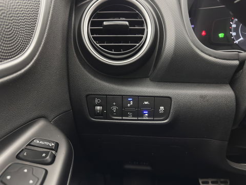 Hyundai KONA EV Fashion 64 kWh (3-Fase) {SOH-100%} (INCL-BTW)  Aut * HEATPUMP | NAVI-FULLMAP | LEATHER-FABRIC | KEYLESS | CAMERA | DAB | ECC | PDC | ADAPTIVE-CRUISE | LANE-ASSIST | HEATED SEATS | PRIVACY-GLASS | HEAD-UP | SHIFT-PADDLES | 17"A