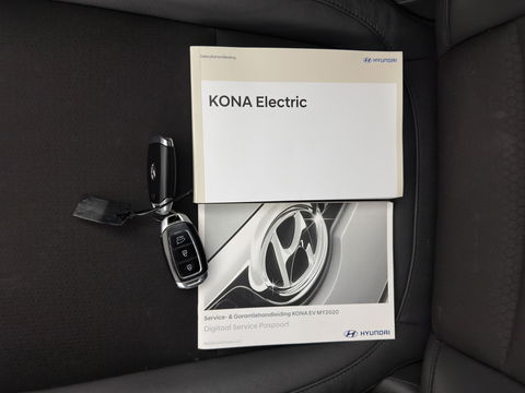 Hyundai KONA EV Fashion 64 kWh (3-Fase) {SOH-100%} (INCL-BTW)  Aut * HEATPUMP | NAVI-FULLMAP | LEATHER-FABRIC | KEYLESS | CAMERA | DAB | ECC | PDC | ADAPTIVE-CRUISE | LANE-ASSIST | HEATED SEATS | PRIVACY-GLASS | HEAD-UP | SHIFT-PADDLES | 17"A