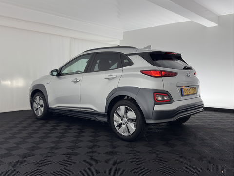 Hyundai KONA EV Fashion 64 kWh (3-Fase) {SOH-100%} (INCL-BTW)  Aut * HEATPUMP | NAVI-FULLMAP | LEATHER-FABRIC | KEYLESS | CAMERA | DAB | ECC | PDC | ADAPTIVE-CRUISE | LANE-ASSIST | HEATED SEATS | PRIVACY-GLASS | HEAD-UP | SHIFT-PADDLES | 17"A