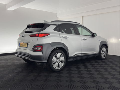 Hyundai KONA EV Fashion 64 kWh (3-Fase) {SOH-100%} (INCL-BTW)  Aut * HEATPUMP | NAVI-FULLMAP | LEATHER-FABRIC | KEYLESS | CAMERA | DAB | ECC | PDC | ADAPTIVE-CRUISE | LANE-ASSIST | HEATED SEATS | PRIVACY-GLASS | HEAD-UP | SHIFT-PADDLES | 17"A