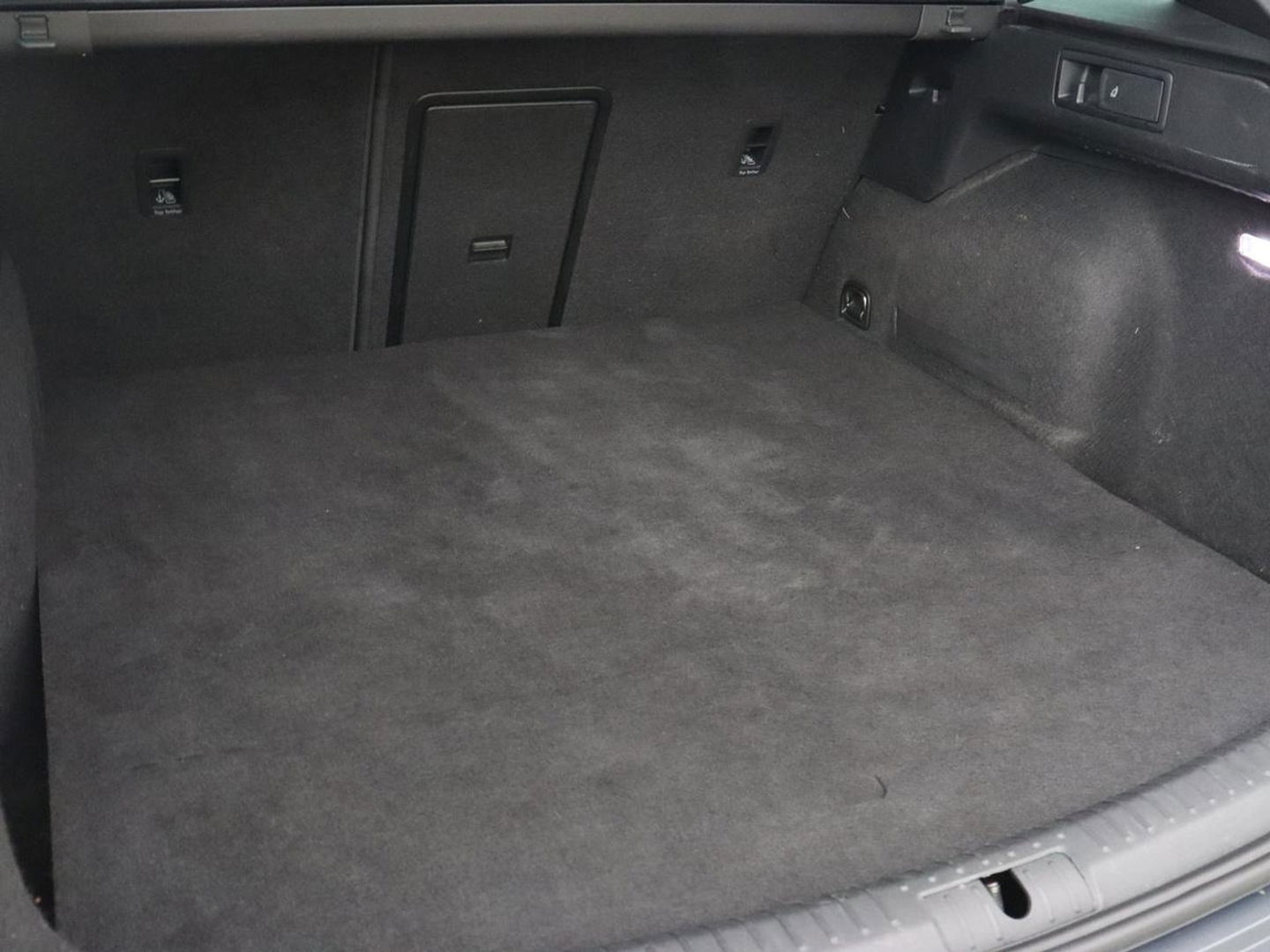 CUPRA Leon 1.4 eHybrid VZ | 245pk | Leder | Stoelverwarming | Camera | Carplay | Memory | Sfeerverlichting | Navigatie | Adaptive cruise | Keyless | Sportstoelen | Full LED | 19'' | PHEV | Plug In