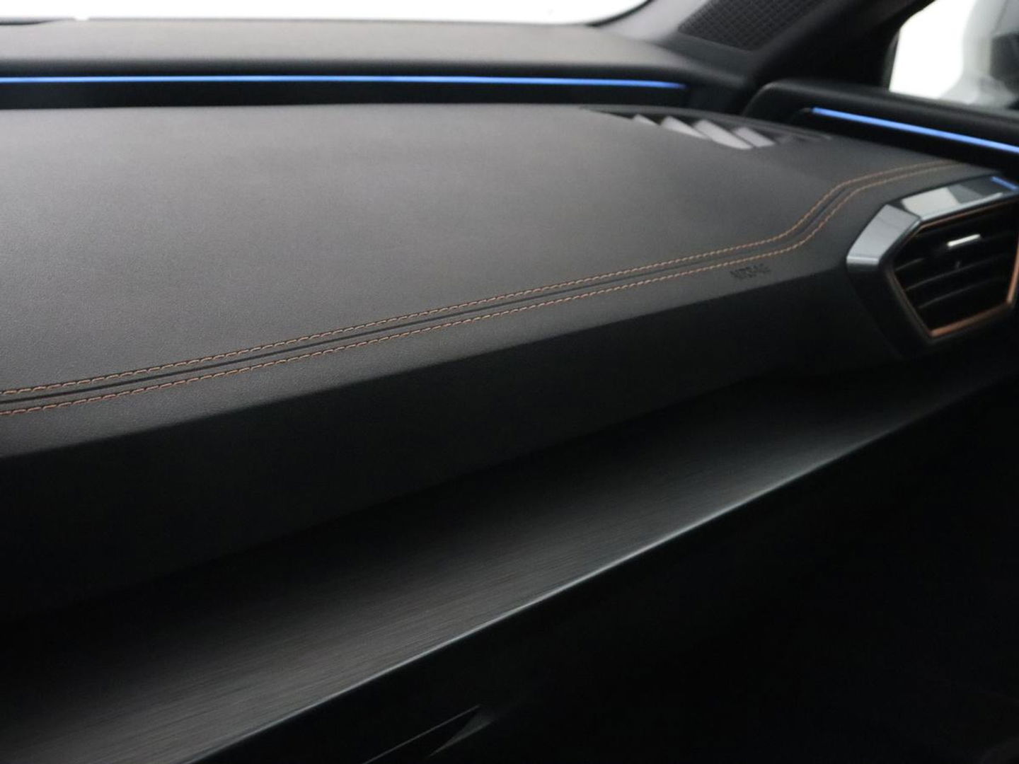 CUPRA Leon 1.4 eHybrid VZ | 245pk | Leder | Stoelverwarming | Camera | Carplay | Memory | Sfeerverlichting | Navigatie | Adaptive cruise | Keyless | Sportstoelen | Full LED | 19'' | PHEV | Plug In