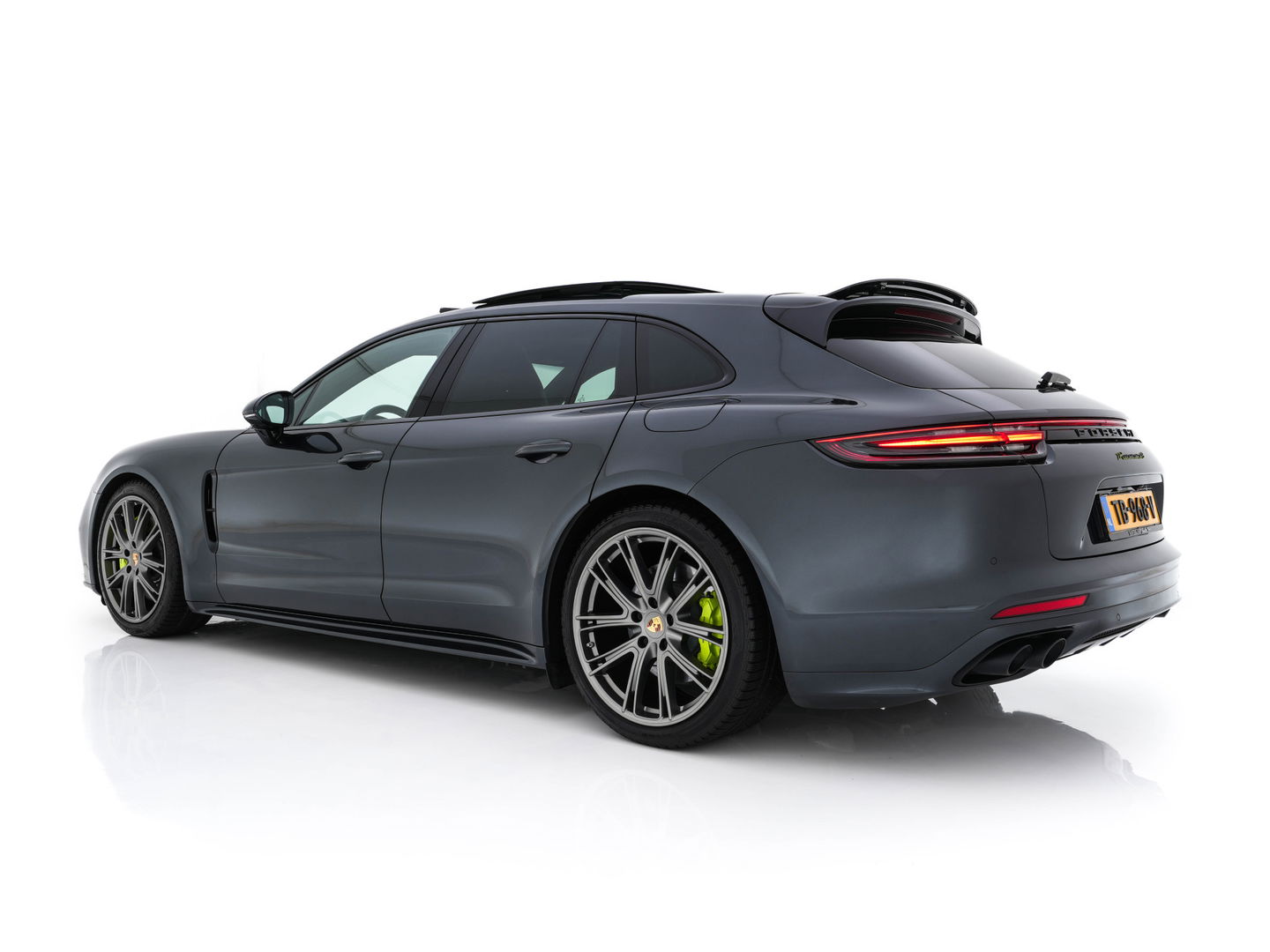 Porsche Panamera Sport Turismo 2.9 4 E-Hybrid Plug-In Aut. *PANO | LUXURY-LEATHER | NAVI-FULLMAP | AIR-SUSPENSION | KEYLESS | BOSE-SURROUND | SOFT-CLOSE | ADAPT-CRUISE | SURROUND-VIEW | DAB | MEMORY-PACK | CARPLAY | SPORT-SEATS | ...