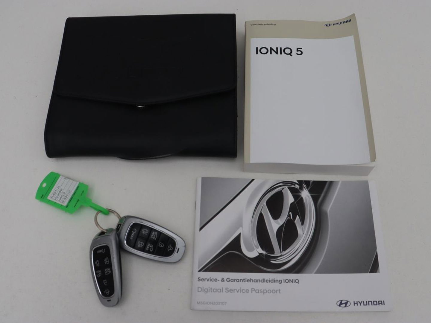 Hyundai IONIQ 5 Lounge 73kWh | Panoramadak | Stoelventilatie | Leder | Head-Up | Warmtepomp | Trekhaak | 360 Camera | Achterbankverwarming | Adaptive cruise | Navigatie | Full LED | Carplay